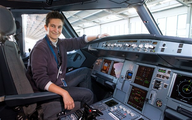 Gadis Pencuci Mobil Itu Adalah Pilot Tester Airbus Termuda Isabelle de Montet Guerin
