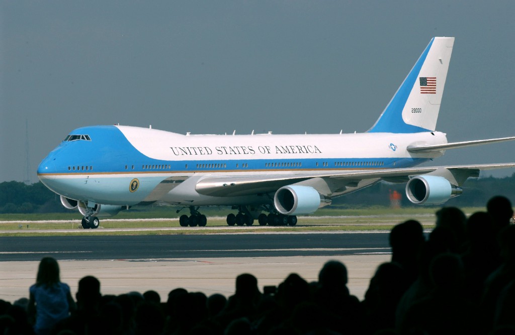 Dari Nuklir Hingga Telepon, Inilah Fakta Menarik Air Force One