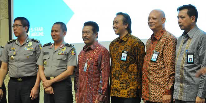 Garuda-Indonesia-Kasih Bantuan Kebebasan dalam pergerakan Pasukan Polri