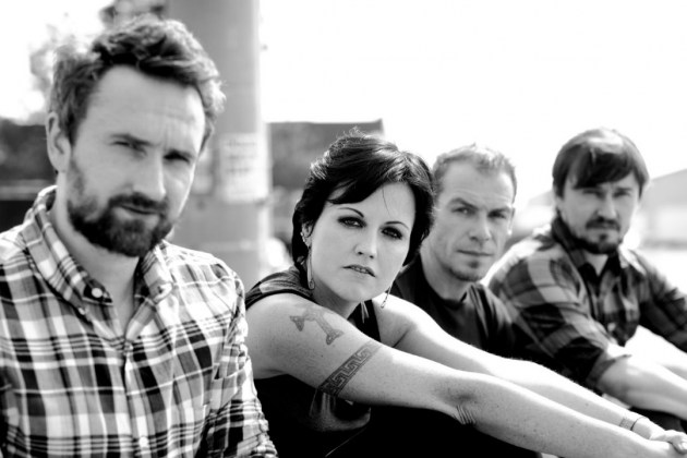 Injak Kaki Pramugari, Pentolan The Cranberries Dinyatakan Bersalah