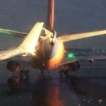 Gara-Gara Es, Sayap American Airlines Nyangkut di Southwest Airlines