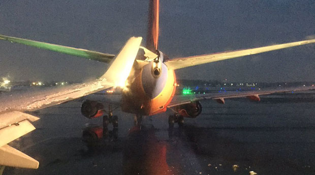 Gara-Gara Es, Sayap American Airlines Nyangkut di Southwest Airlines