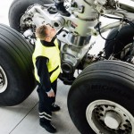Pengecekan roda Lufthansa