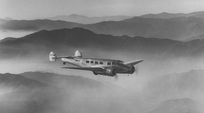 Electra, Karya Lockheed Penjiplak Boeing 247 Kali Pertama Diuji Terbang