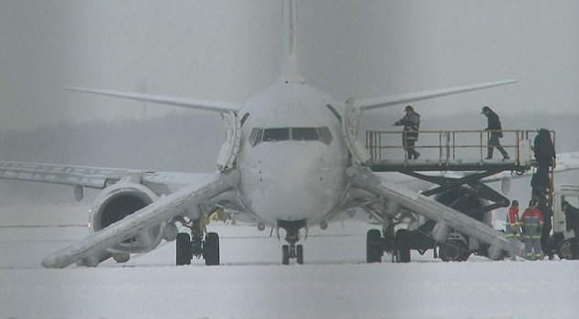 Salju Tebal, Japan Airlines Gagal Lepas Landas