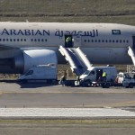 Saudi Arabian Airlines diteror bom (dailymail)