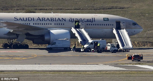 Saudi Arabian Airlines diteror bom (dailymail)