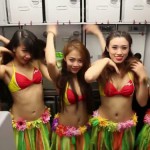 Awak kabin Vietjett sedang berpose dengan bikini