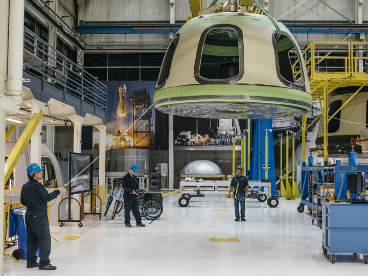 Blue Origin Buka Penerbangan Komersial ke Antariksa Mulai 2018