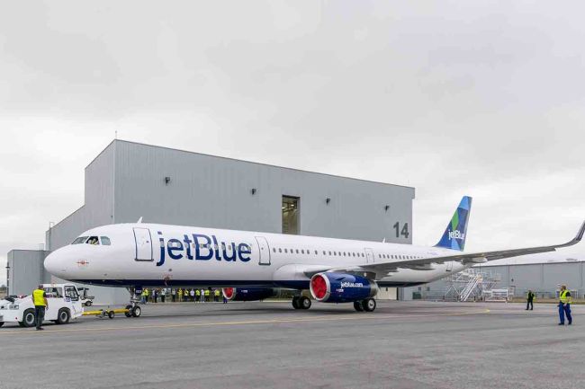 Jet Airbus Made in Amerika Pertama Keluar Hanggar
