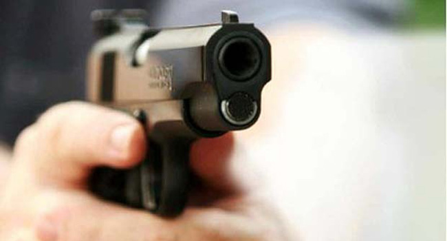 Gila….Tiba-tiba Wanita Ini Todongkan Pistol di Bandara Soekarno-Hatta