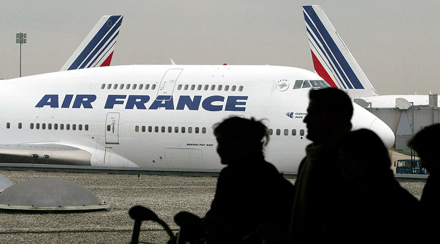 Takut Dihukum Mati, Pramugara Gay Air France Menolak Tugas ke Rute Iran