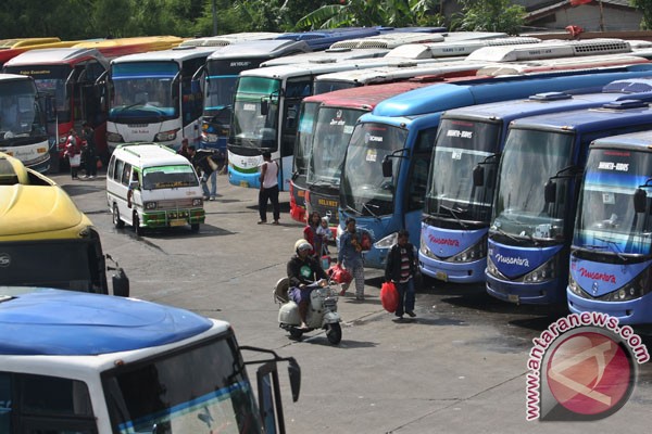 Maskapai Bertarif Rendah Bikin Bus AKAP Kelimpungan