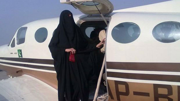 Inilah Pilot Bercadar Pertama di Dunia