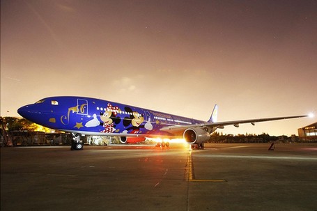 Naik Pesawat Motif Disney ke Shanghai Bakal Lebih Happy