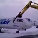 Backhoe Hancurkan Pesawat Seharga Rp86,5 M Laksana Membuka Kaleng