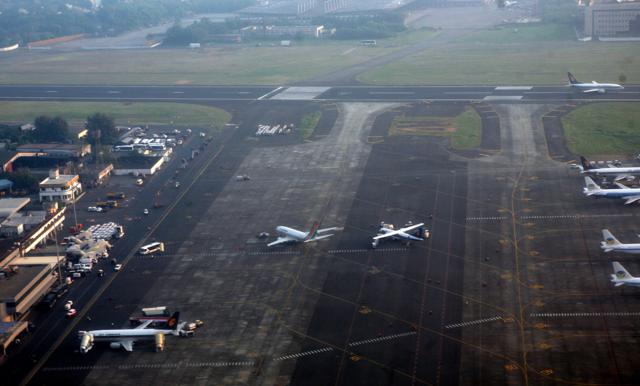 4 Ban Pecah di Landasan Lufthansa Bikin Bandara Ditutup Seharian