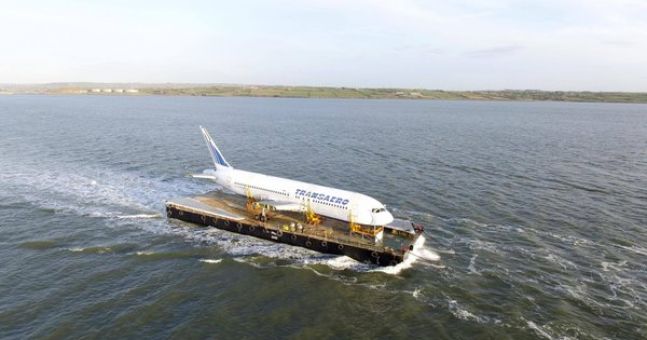 Di Irlandia, Boeing Berlayar Menyusuri Sungai