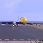 Kemampuan Unik B-52 Melawan Crosswind
