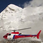 Penerbangan Ilegal Bahayakan Salju Everest