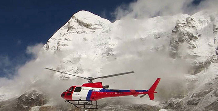 Penerbangan Ilegal Bahayakan Salju Everest