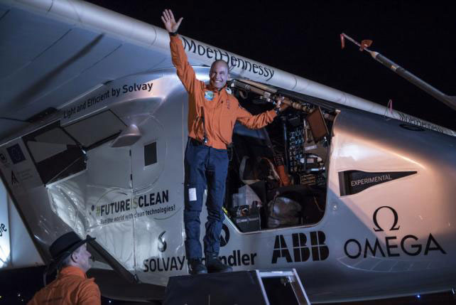 Solar Impulse 2 Selesaikan Putaran terbang Ke-11 di Oklahoma