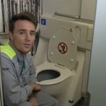 Tahukah Anda Berapa Harga Toilet Pesawat? Rp222 Juta!