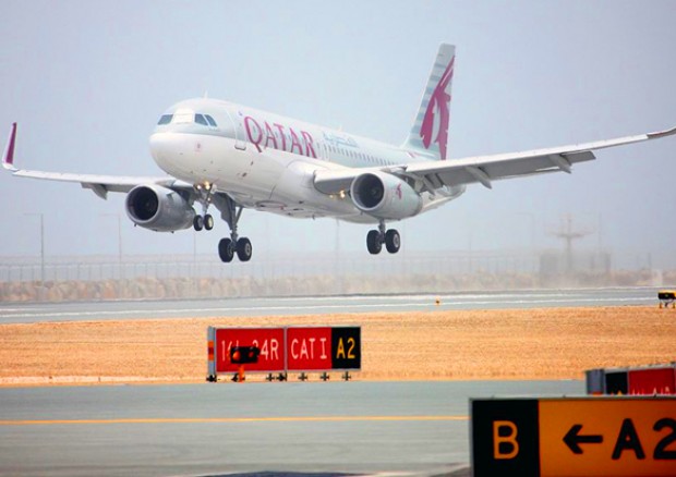 Engine Caught Fire Qatar Airways Emergency Landing