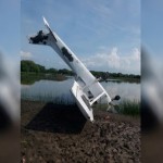Cessna 172 Jatuh Nyungsep di Areal Tambak di Demak