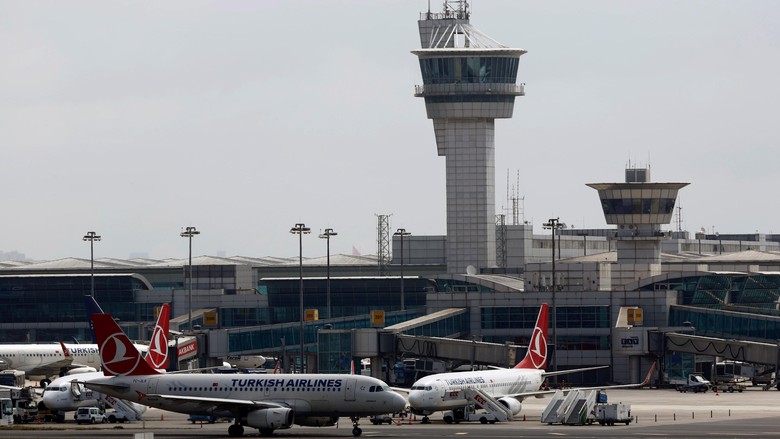 Turkish Airlines Hentikan Penerbangan Pascateror Ataturk