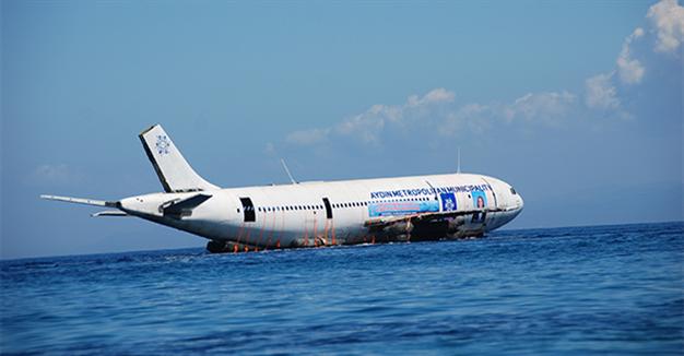 Tarik Wisatawan, Turki Tenggelamkan Aibus A300 ke Laut