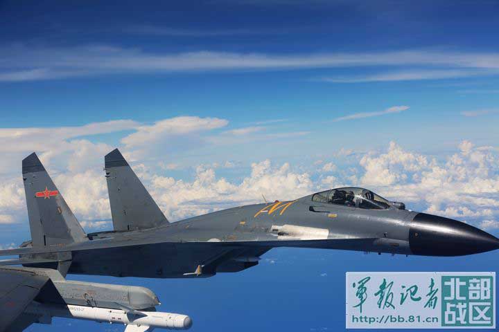 J-11B China Berkeliaran dengan Rudal Pembunuh Udara