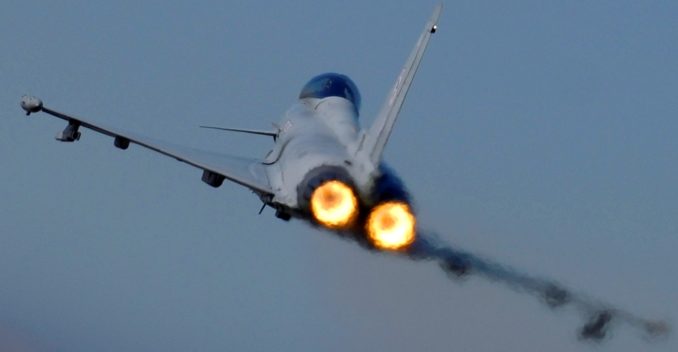 Tidak Responsif, Typhoon Inggris Paksa Airbus A320 Mendarat