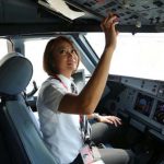 Burung Besi Monika, Kisah Perjuangan Pilot Wanita