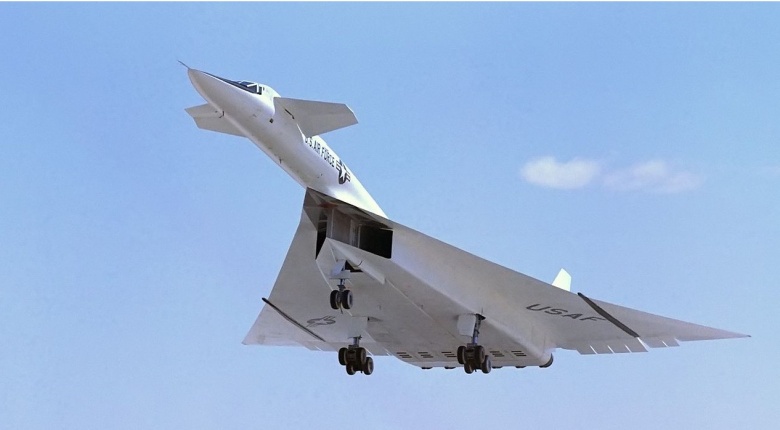 XB-70 Valkyrie; Kenapa Amerika Tidak Membangun Bomber Raksasa 3 Mach Ini?