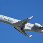 Sebuah Jet American Eagle Tabrak Rusa Saat Lepas Landas