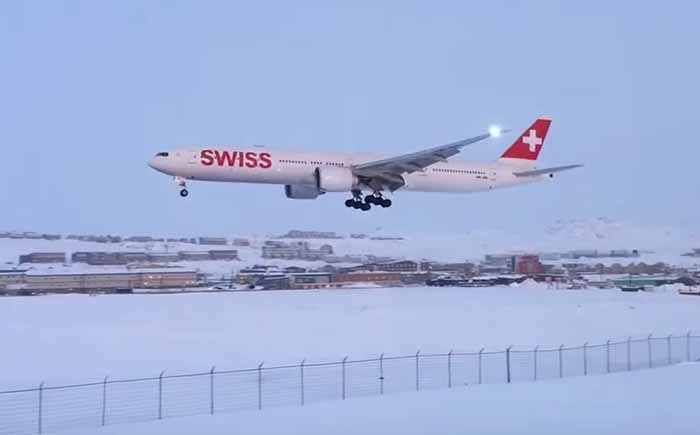 Boeing 777-300 Swiss Airlines Melakukan Pendaratan Darurat Berani di Bandara Kecil Bersalju
