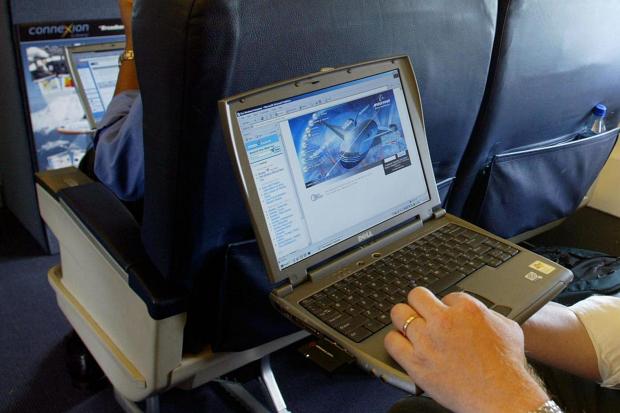AS dan Inggris Larang Penumpang dari Negara Muslim Bawa Alat Elektronik di Pesawat