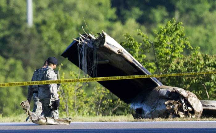 Pesawat Kargo Meledak Saat Mendarat, 2 Pilot Tewas
