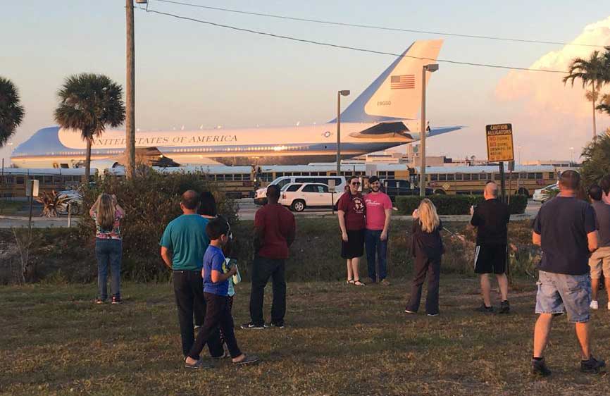 Air Force One Takkan Dilindungi Bus Sekolah Lagi Saat di Palm Beach
