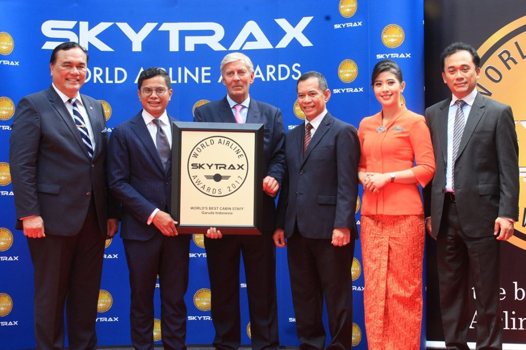 Garuda Raih World’s Best Cabin Crew dari Skytrax