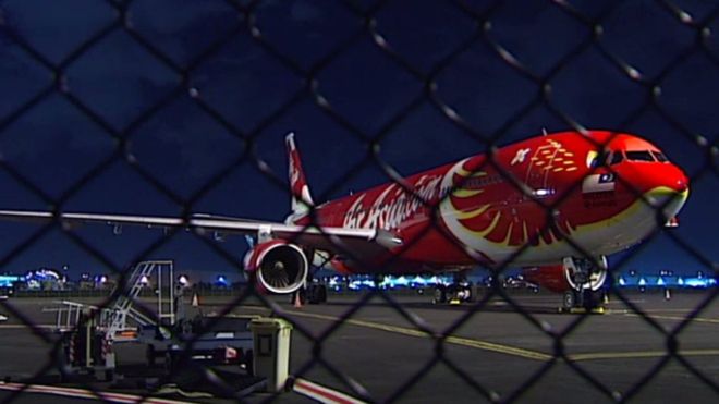 AirAsia X Ditabrak Burung