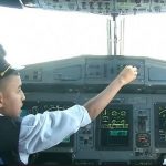 Biarkan Anak 10 Tahun Setir Pesawat, Dua Pilot Dikandangkan