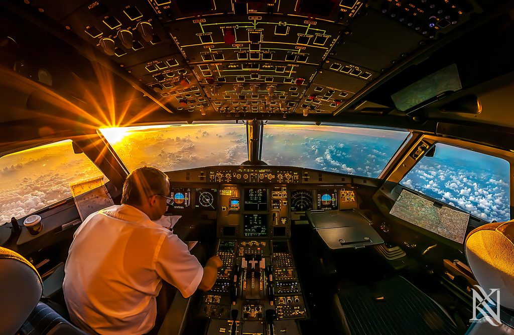 Kenapa Sih Jadi Pilot Harus Tinggi?