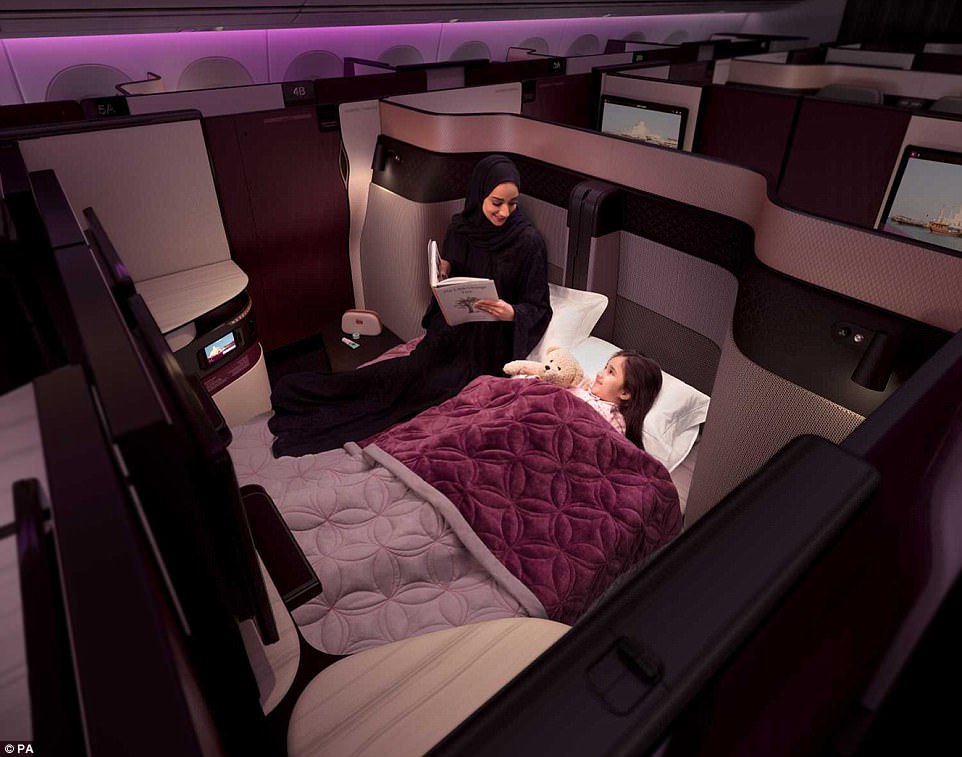 Double Bed di Pesawat, Pertama dari Qatar