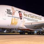 Wajah Shaikh Zayed Bin Sultan Al Nahyan di Badan Emirates