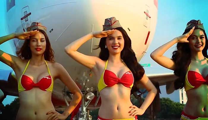 Runner Up Piala Asia, Tim Sepakbola Vietnam Dapat Hadiah Model Sexy dari Vietjet Air