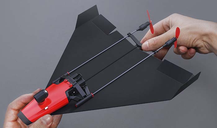 Lupakan Drone, Pesawat Kertas Seharga Rp600.000 Ini Bisa Diterbangkan dengan Ponsel