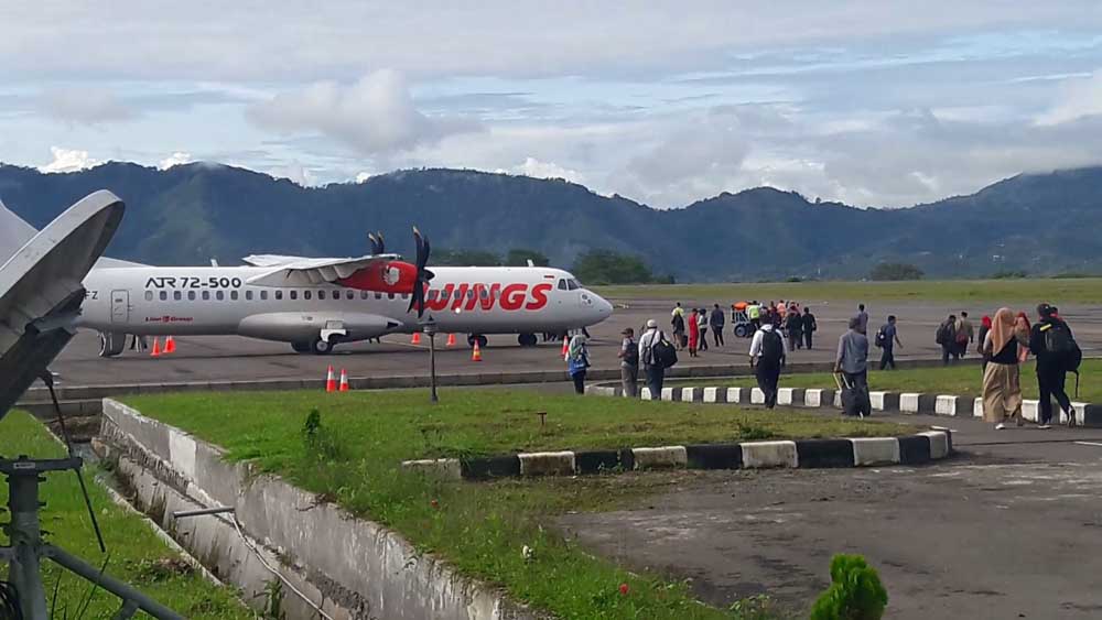 Dua Pekan Terganggu, Penerbangan di Bandara Rembele Kembali Normal