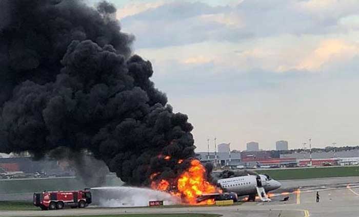 Korban Pesawat Terbakar di Rusia Menjadi 41 Orang